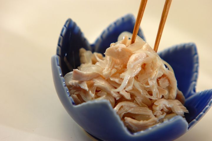 鶏ささ身と玉ネギの和え物の作り方4