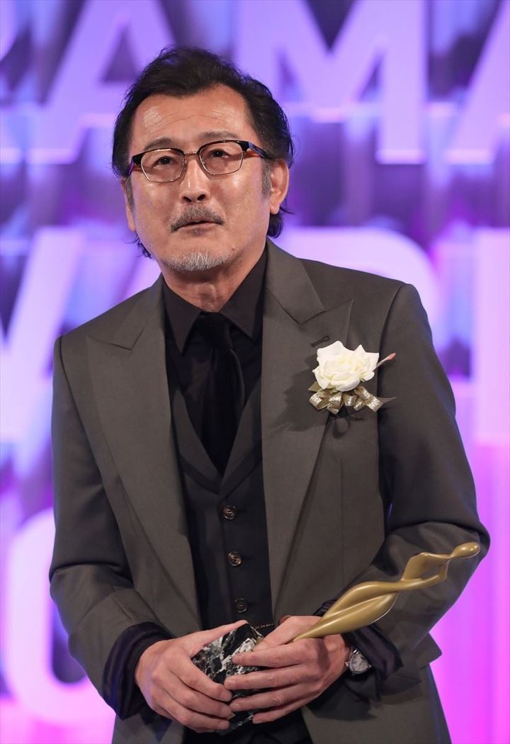 主演の吉田鋼太郎さん（2018年10月撮影、時事）