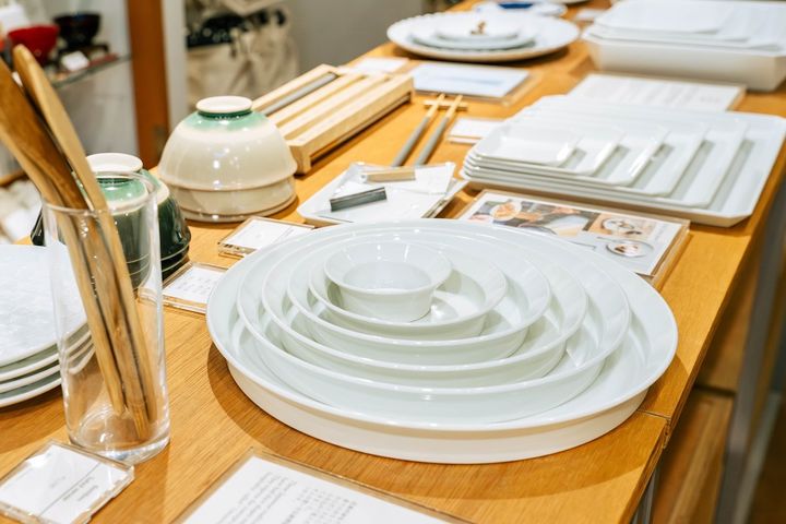 バーミリオンプレートで使われるお皿は有田焼のもの