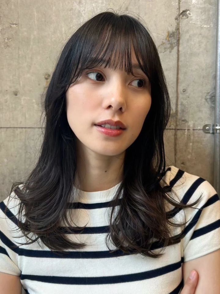 ミディアム ヘア 髪型 ヘアスタイル 前髪あり 小顔ヘア