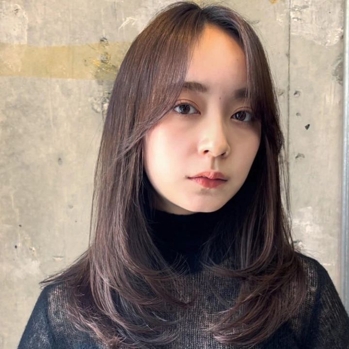 セミロング ヘア 髪型 ヘアスタイル 大人 30代 40代 前髪なし