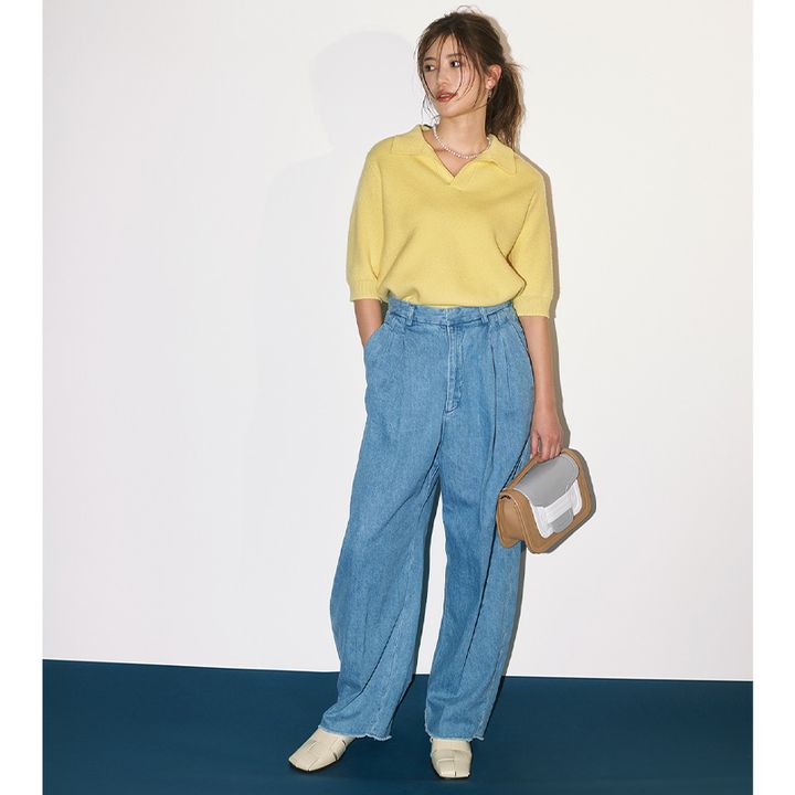 デニムパンツコーデ、グルカサンダル