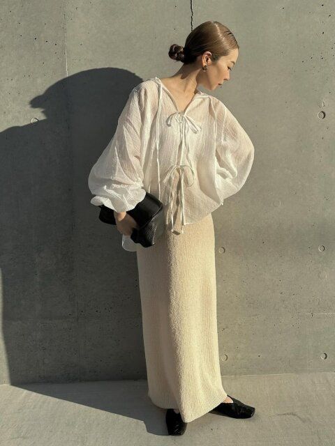 春夏の白ブラウスコーデ