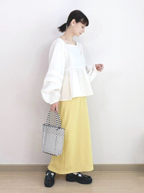 春夏の白ブラウスコーデ