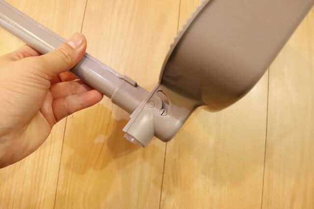 ダイソーのステンレスほうきセットのちりとり