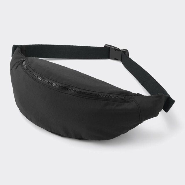 2024年春夏のGUレディース黒バッグ