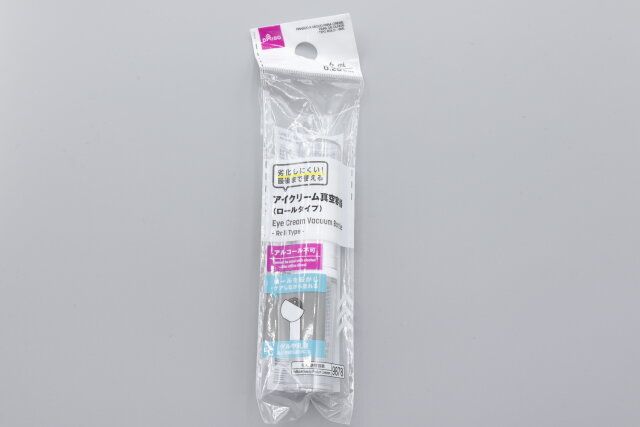 ダイソーのアイクリーム真空容器（ロールタイプ、6mL）のパッケージ