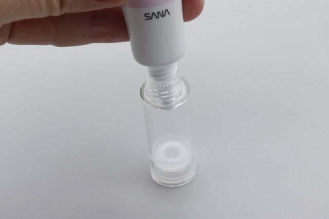 ダイソーの小分けにできるアイクリーム真空容器（ロールタイプ、6mL）