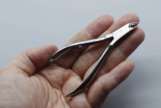 ダイソーのステンキューティクルニッパー