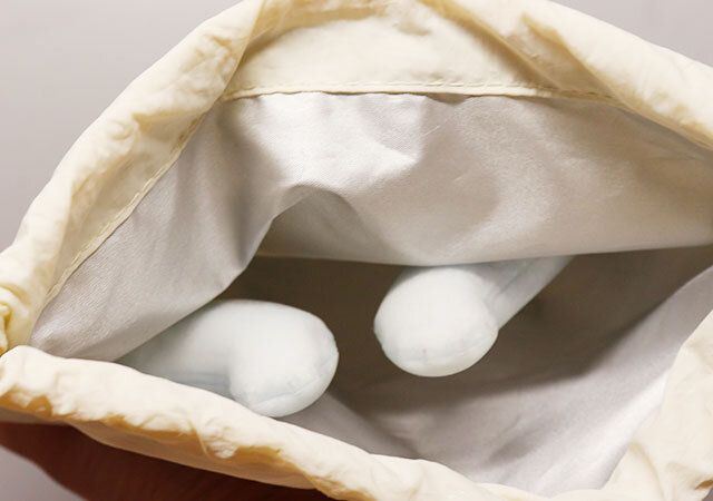 スリーコインズのクールネックバンド用巾着にクールネックバンドを入れた様子