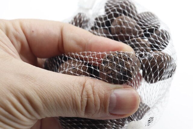 ダイソーのネット入り鉢底石はハイドロボールを使用