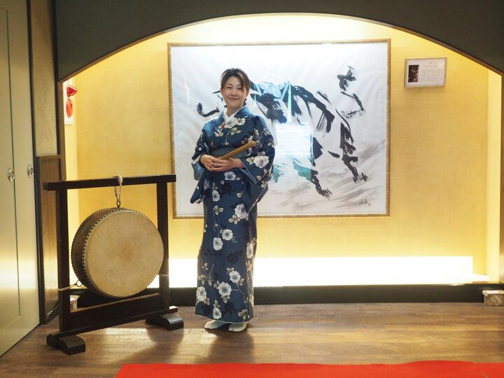 箱根唯一の「川床」でご褒美ランチを♪ せせらぎと緑に癒やされる大人の贅沢空間「牛なべ 右近」