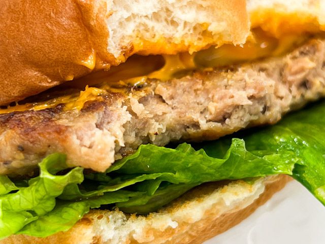 「新とびきり 謹製 とろったま照りやき ～北海道チーズ～」の断面