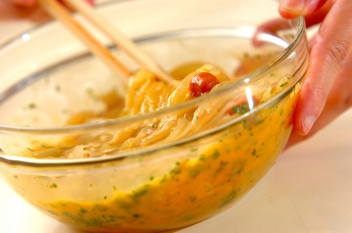 ソーセージと玉ネギのオムレツの作り方2