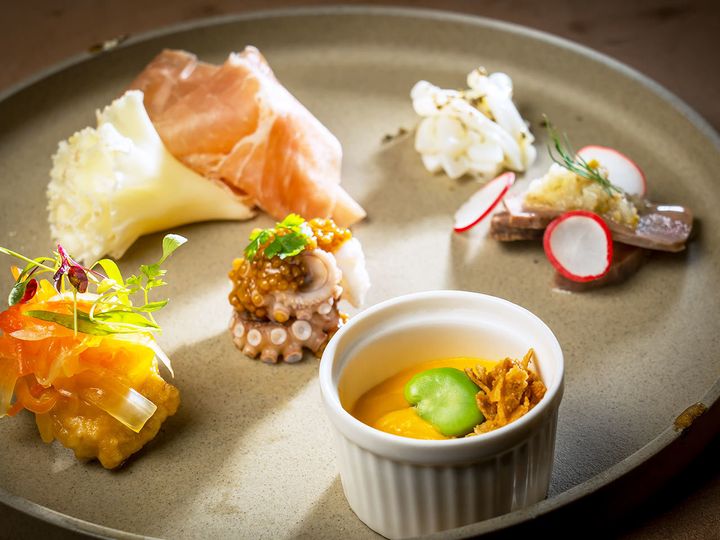 代官山『コルシカ1970』の「前菜盛り合わせ」