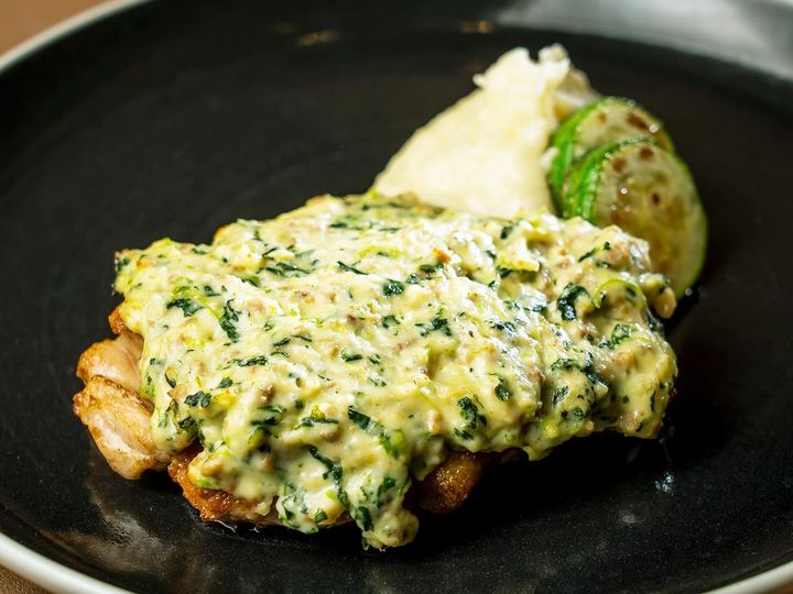 代官山『コルシカ1970』の「コルシカ風グリルチキン」