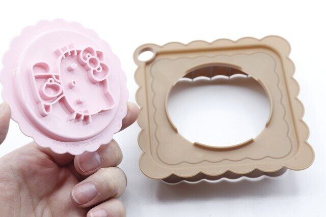 セリアのキティちゃんサンドイッチメーカーK／T