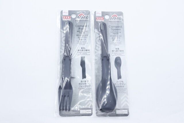 ダイソーの持ち手がたためるコンパクトフォークと持ち手が畳めるコンパクトスプーンのパッケージ