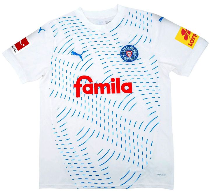 町野修斗のホルシュタイン・キール、2024-25新ユニフォーム発表！クラブ史上初の「ブンデス1部」戦闘服