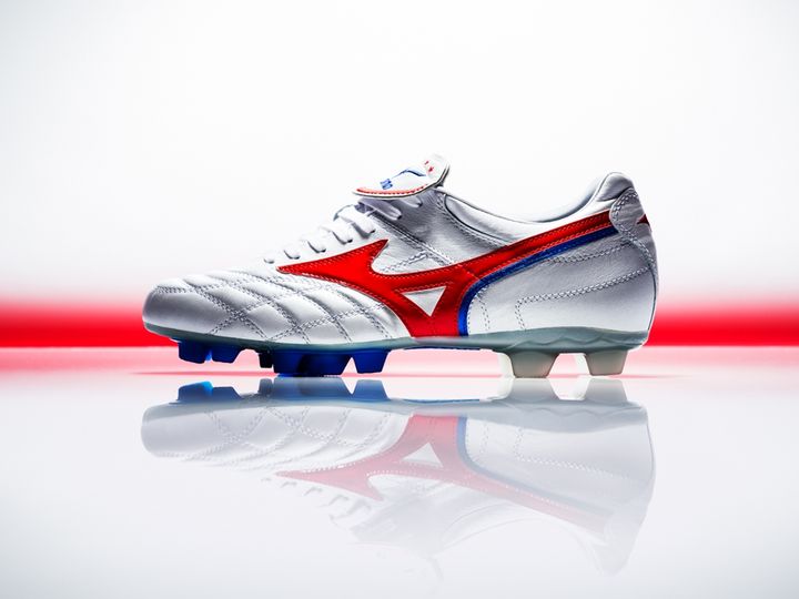 400足限定販売！ミズノ『ウエーブカップ SS JAPAN』が登場 岡崎慎司がラストゲームで履いた特製スパイク