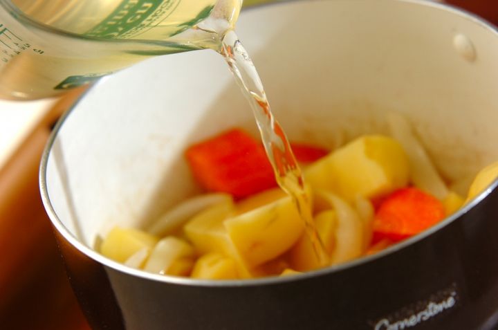 ほくほくジャガイモとインゲンの煮物の作り方2