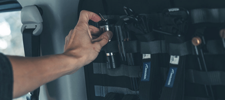 「買わなきゃ損！」超快適な車内泊を過ごすための画期的な最新ギアが天才すぎた…！