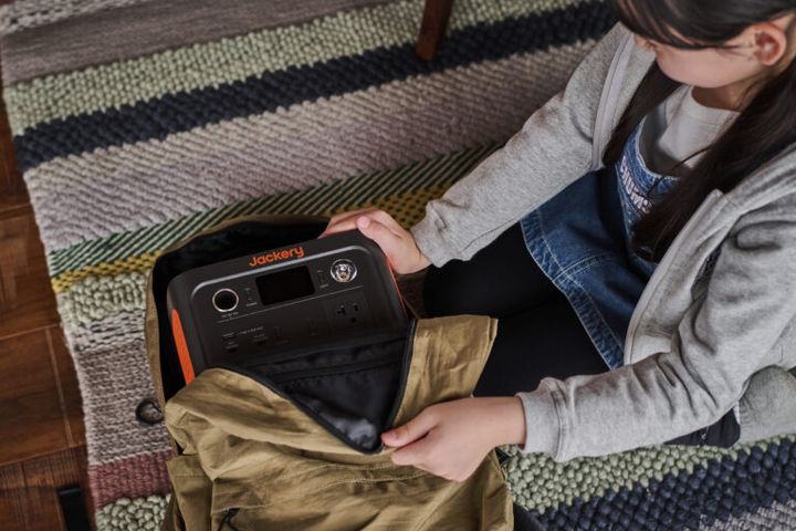 「買わなきゃ損！」超快適な車内泊を過ごすための画期的な最新ギアが天才すぎた…！