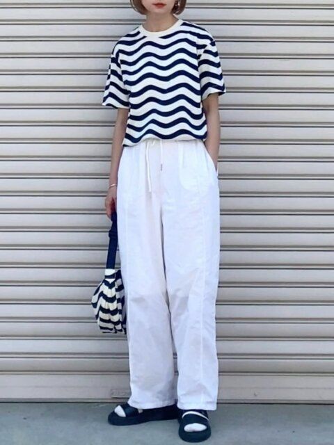 ボーダートップスのコーデ