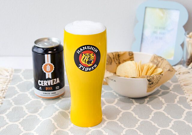 宝島社の付録の阪神タイガースのタンブラーのイエロー