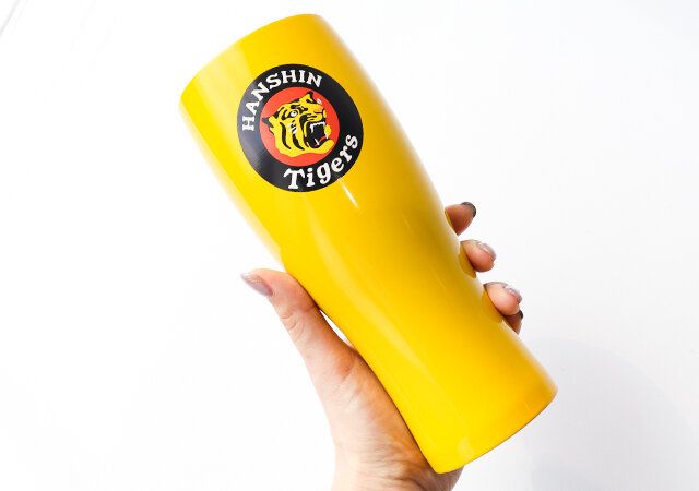 宝島社の付録の阪神タイガースのタンブラーのイエロー