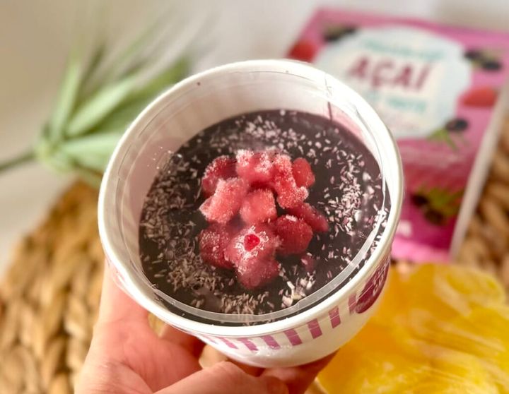 タリーズ新作「フローズンカップ アサイーヨーグルトテイスト」パッケージを外したカップの様子