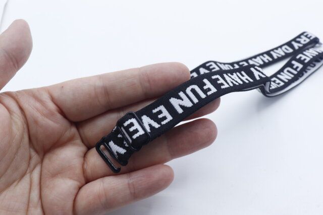 セリアのブラストラップアイテム