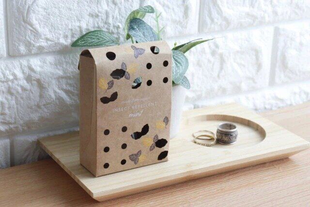 ダイソーのお洒落なバルくん ハッカの虫こないでシート 掛け置きタイプ