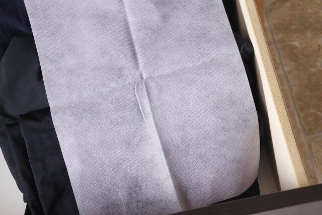 ダイソーのタンスに入るかんたんダニシート（4枚）