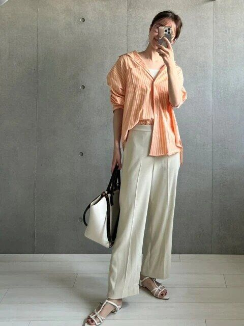 大人女子におすすめのストライプシャツコーデ