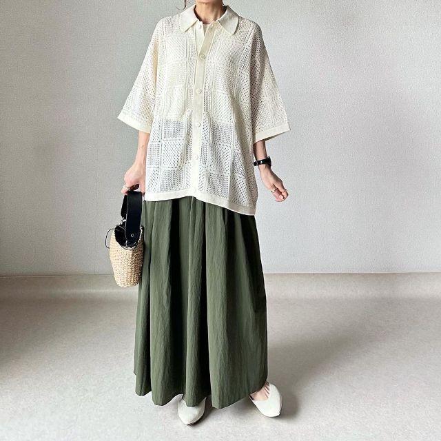 ウォッシャブルメッシュニットシャツを着用したコーデ