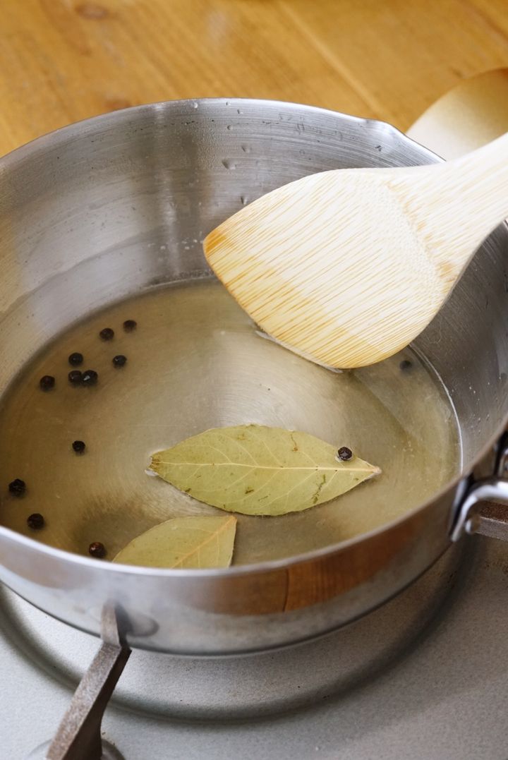 柑橘が香って爽やか！かぶのレモンピクルスの作り方【料理家 あやかの旬野菜を使ったアペロおつまみ vol.12 〜レシピで旅するヨーロッパ〜】