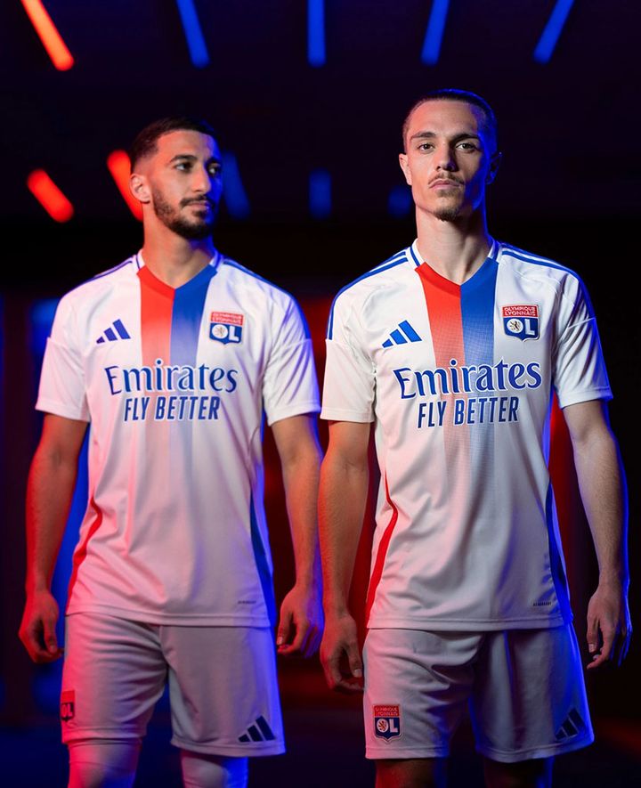 名門リヨンが2024-25新ユニフォームを発表！3季ぶりのELを戦う「2本の川」デザイン