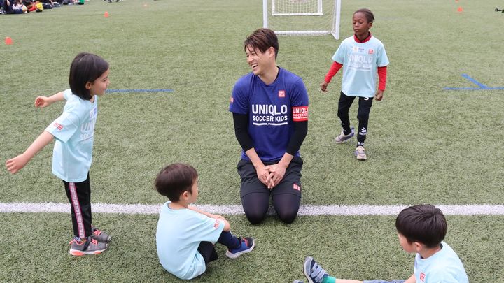 「JFAユニクロサッカーキッズinフランス」で内田篤人氏が子どもたち約120名と交流！デュガリー氏とトルシエ氏も特別参加