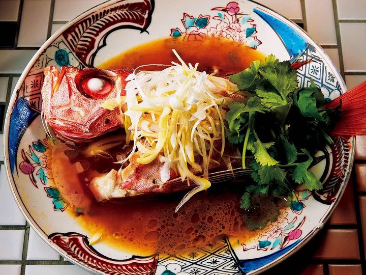 自由ヶ丘『立呑み中華 起率礼』の「香港式蒸し魚」