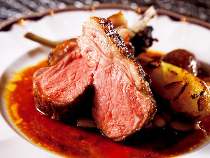 白金高輪『haruna』の「仔羊の炭火焼」