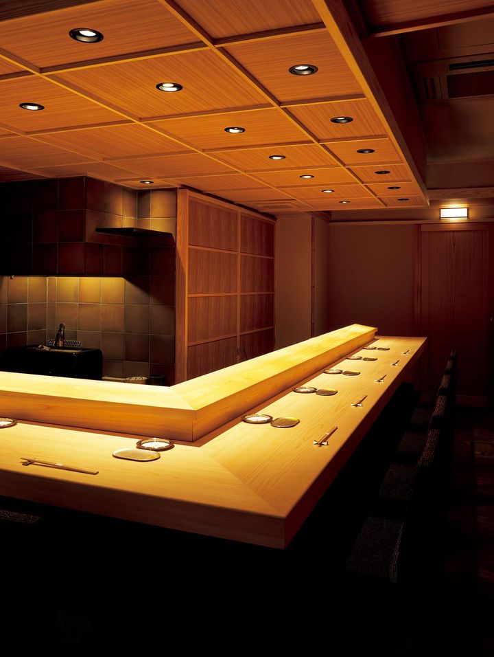 白金高輪『鮨 田中』の内観