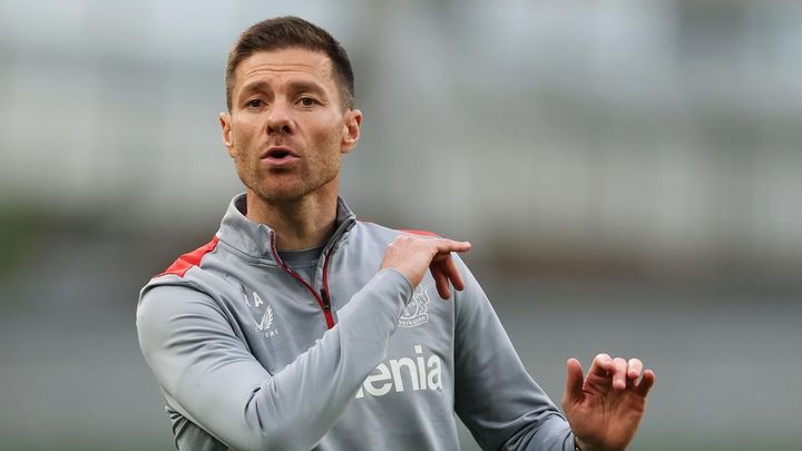 シャビ・アロンソ監督、無敗優勝を導いた哲学が面白い「派手なことをやらない。基礎的で伝統的な良いサッカー」