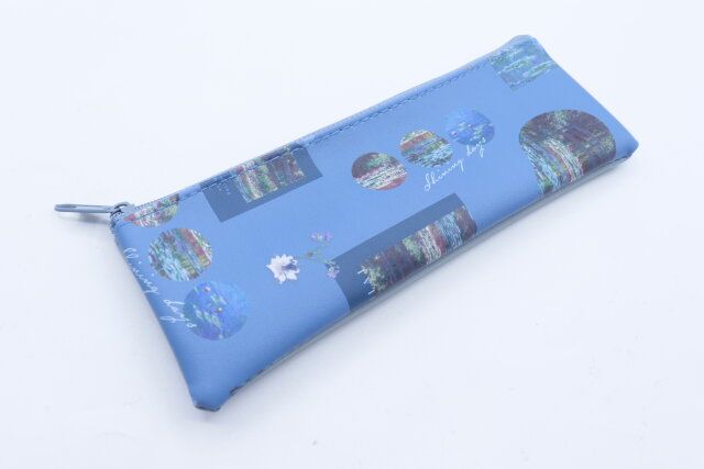 セリアの合皮 ペンケース VG＆CMのモネバージョン