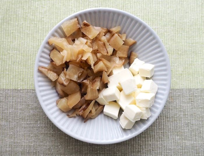 材料をみじん切りする