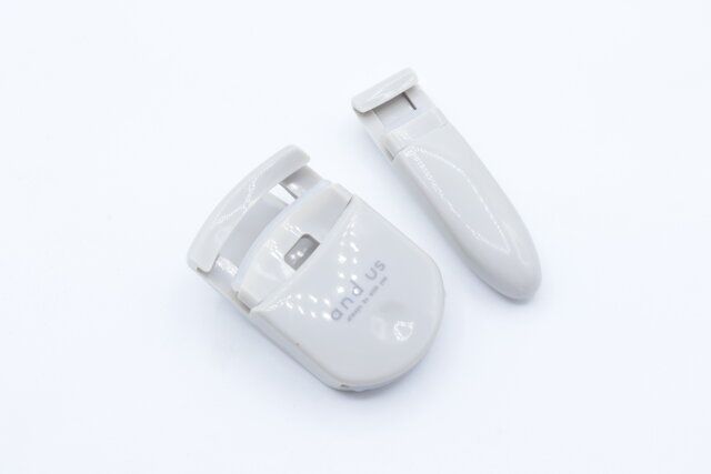 3COINSのミニアイラッシュカーラーセットのセット内容