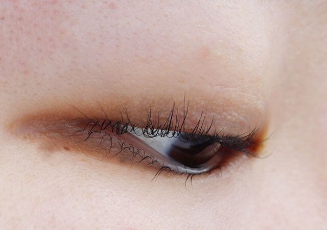 3COINSのミニアイラッシュカーラーセットで仕上げたまつ毛