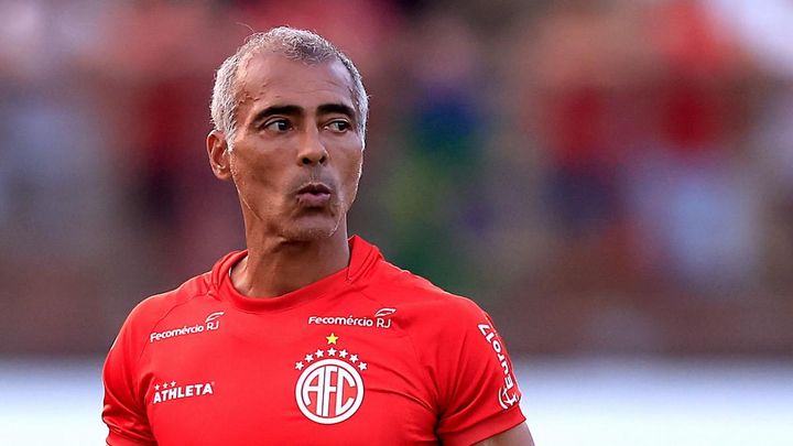 「今のサッカー選手は愚か。私なら2000ゴール決められる」ロマーリオが断言…「昔のほうが上手いし知的」