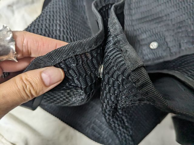 サイドのスナップボタン