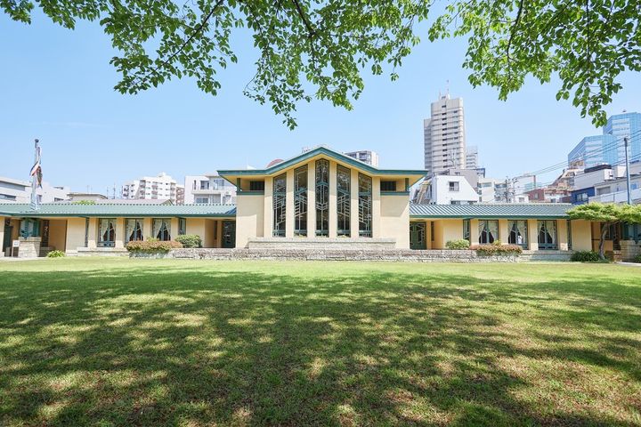 「帝国ホテル」にも使われた、栃木県産の大谷石を多用しているのも特徴